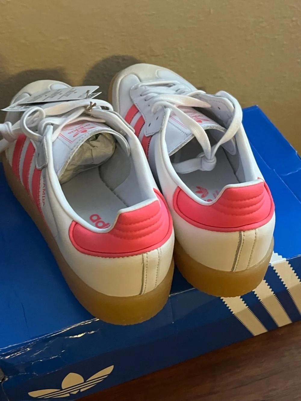 adidas Samba White and Pink Retro Low-Top Sneakers 8.5 - Picture 4 of 8